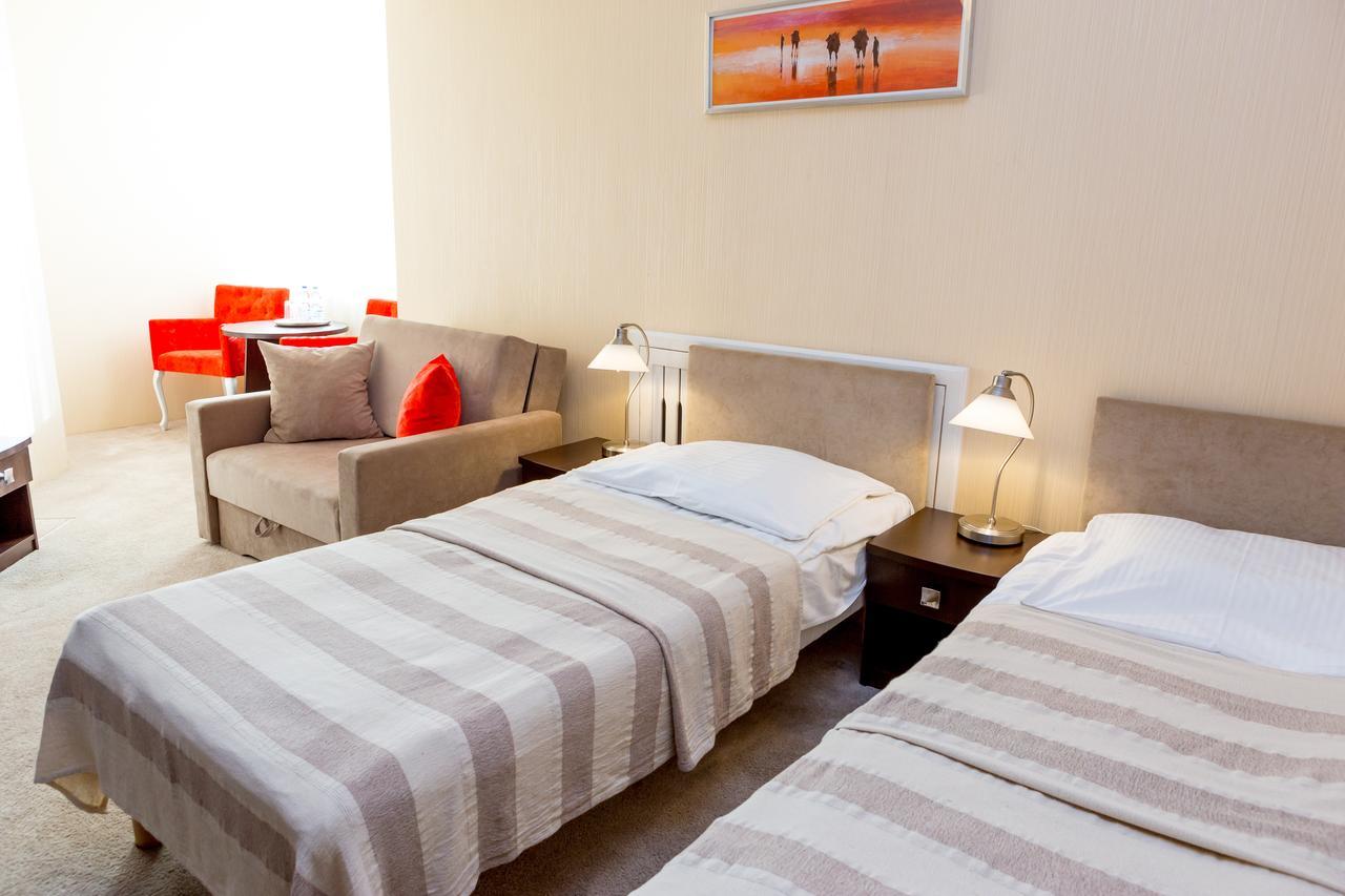 Hotel Alexandra โปเบียดยิสกา ภายนอก รูปภาพ